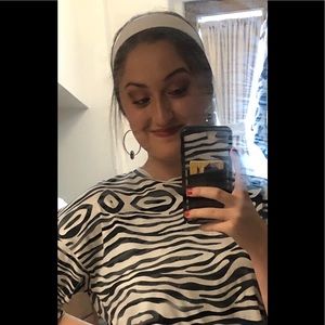 Super Cute Top!! Sz M🌻🌻🌻only worn 1 time!